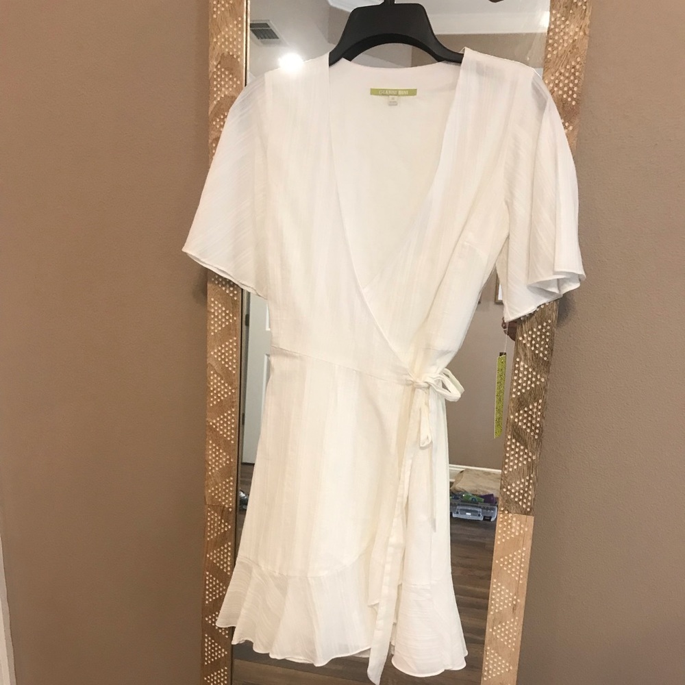 Gianni Bini white dress